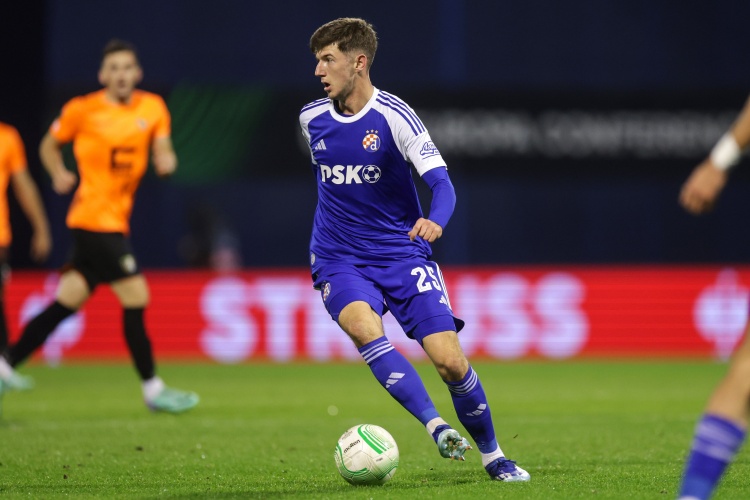 国米新闻网：国米新援苏西奇半年前就开始学习意语，将穿25号球衣